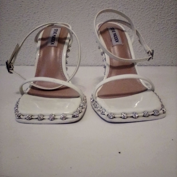 Steve Madden White Rhinestone Faux Leather Ankle Toe Strap 4 1/2" Heels sz 7.5 M - Picture 12 of 14